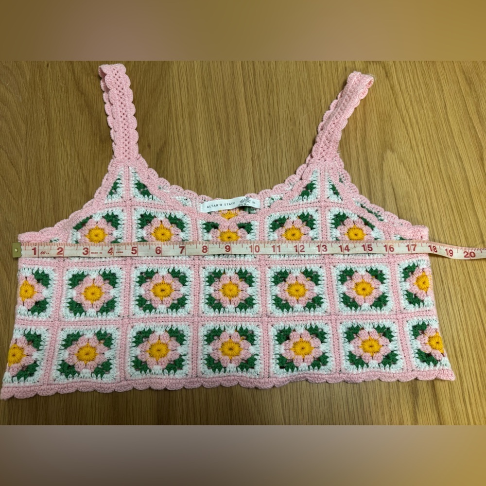 Altar’d State Crochet Daisy Crop Top Size M multicolor  flowers granny square - Picture 5 of 7